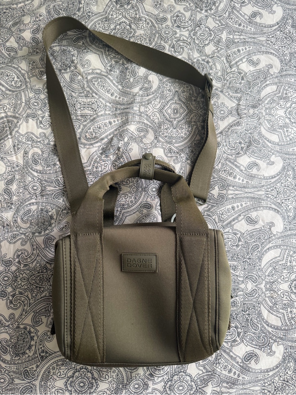Dagne Dover Olive Men’s Toiletry Crossbody